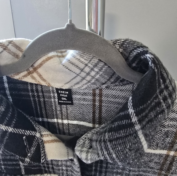 SHEIN Checkered Button-Up Vest - Picture 2 of 2